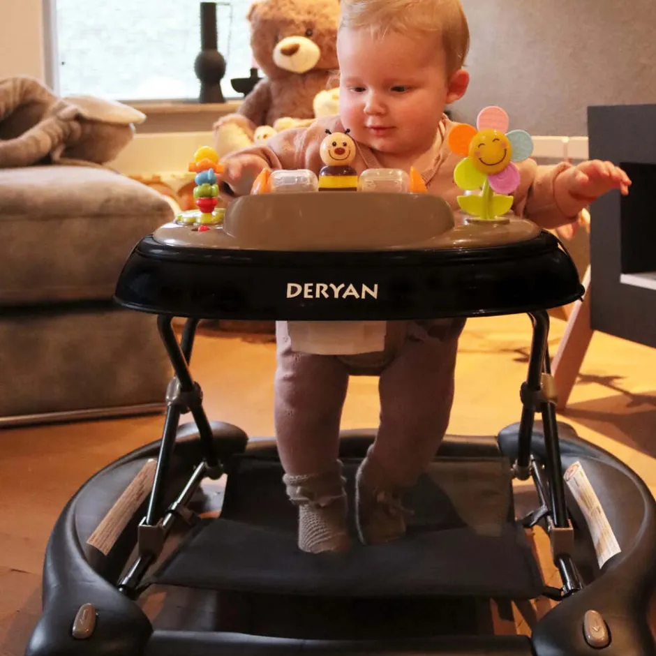 Deryan 4-in-1 inklapbare Loopstoel met speelset en dienblad< Loopstoelen