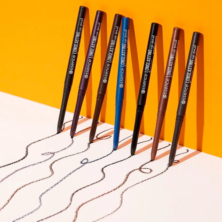 01 Black Fever Long-Lasting Oogpotlood|Essence Hot