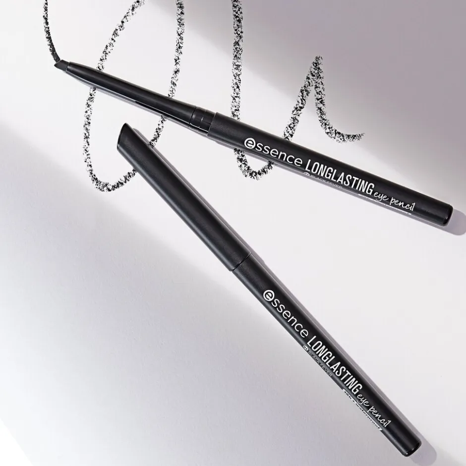 01 Black Fever Long-Lasting Oogpotlood|Essence Hot