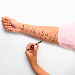 010 Extra Long-lasting Eyeliner Pen|Essence New