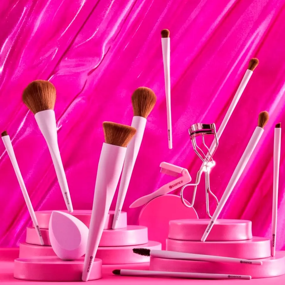 01 Just Wing It Eyeliner Brush|Essence Clearance