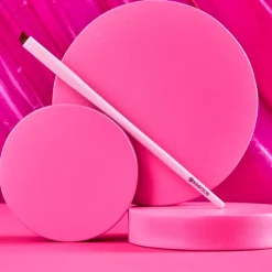 01 Just Wing It Eyeliner Brush|Essence Clearance