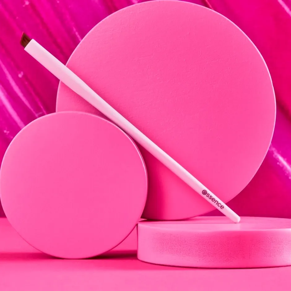 01 Just Wing It Eyeliner Brush|Essence Clearance