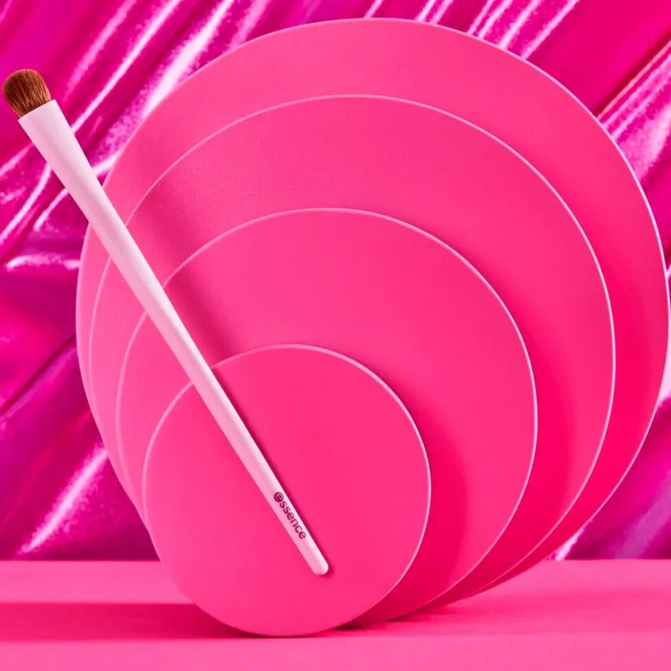 01 Throwing a Little Shade Eyeshadow Brush|Essence Sale