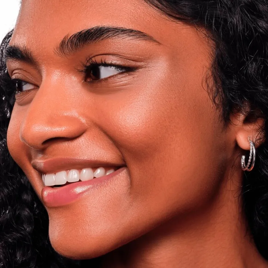 Soft Touch 10 Soft Glaze Bouncy Glow|Essence Hot
