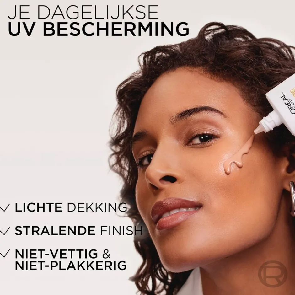 L'Oreal Paris L'Oréal Paris Bright Reveal Dark Spot SPF50+ Tinted Glow UV Fluid< Dagcreme