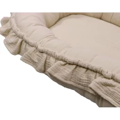 MamaLoes Soft Cotton Ruffle Ecru Babynest< Babynestjes