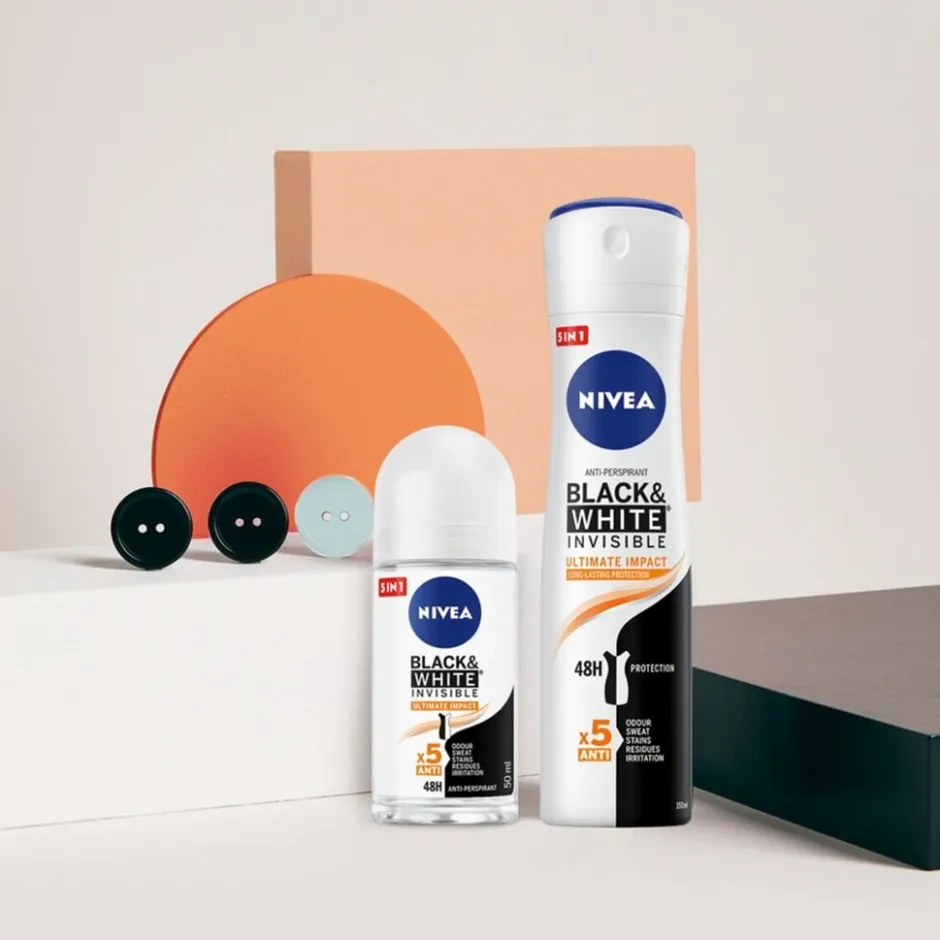 Nivea Black & White Invisible Ultimate Impact Antitranspirant Spray< Deospray