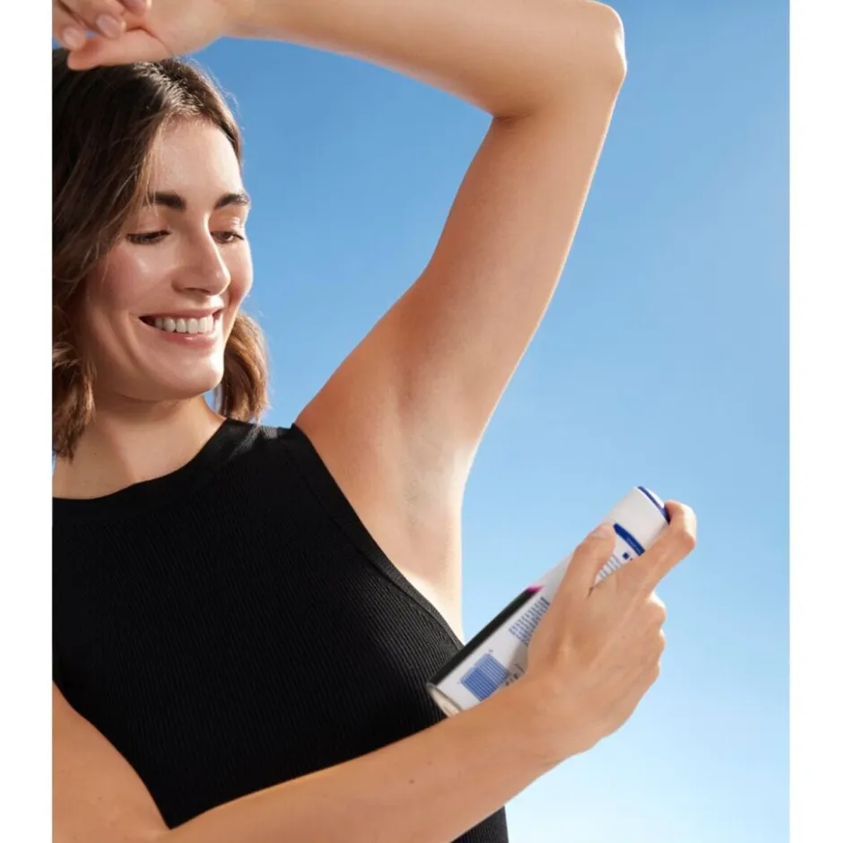 Nivea Black & White Invisible Silky Smooth Antitranspirant Spray< Deospray