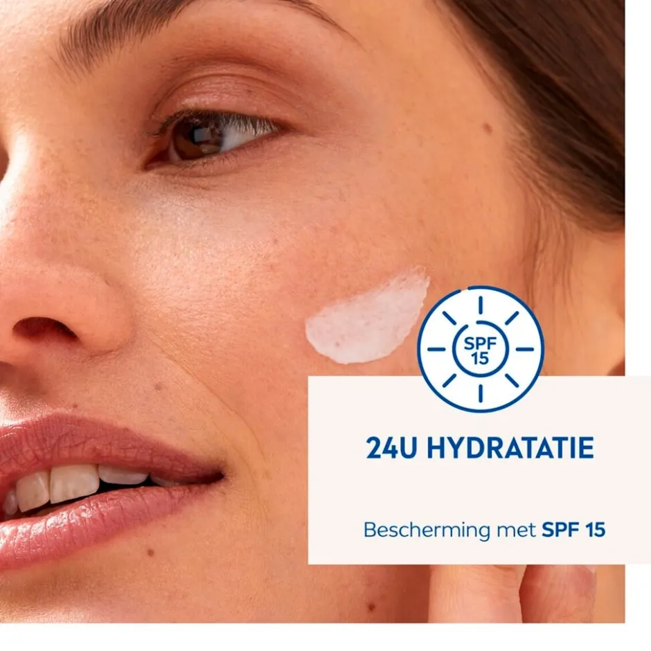 Nivea Skincare NIVEA Voedende Dagcrème met SPF15< Dagcreme