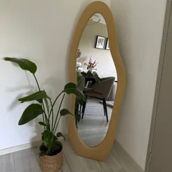 Gestoffeerde Staande Spiegel Shaped|SensaHome Outlet